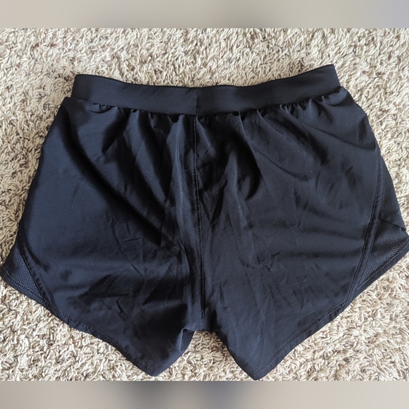 under armour shorts - Picture 2 of 3